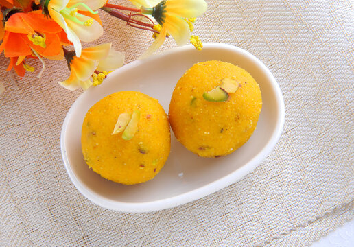 Laddu Besun or Moti Choor Laddoo