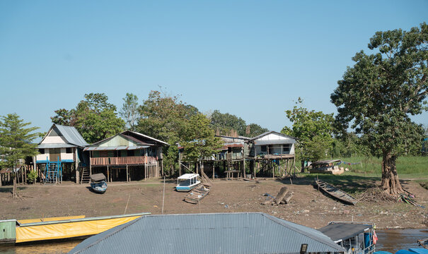 streets and wooden houses on the banks of the Amazon River.