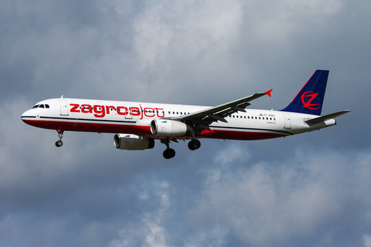 Zagrosjet Airbus A321 (YI-AQU) on landing approach at Amsterdam Schiphol Airport on August 14, 2014 in Amsterdam, Netherlands