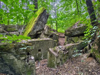Ruiny starego bunkra  © WalDec