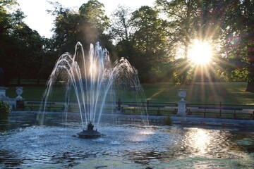 Fototapeta premium London,UK - May 12, 2026: Rising sun and fountain at Italian Gardens of Kensington Gardens