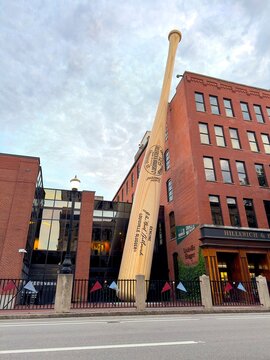 The Big Bat outside Louisville Slugger Museum & Factory in downtown Louisville Kentucky on a cloudy day. Louisville KY, USA. June 18, 2026.