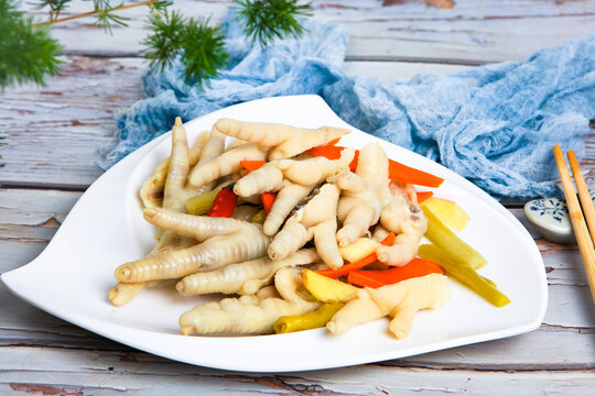 Pickled Spicy Chicken Feet With Carrot And Ginger Slices