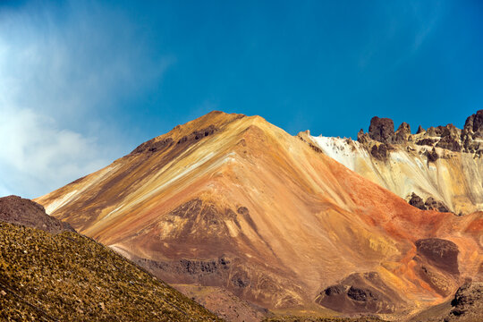 View of Volcan Tahua, Salar de Uyuni, Uyuni, Bolivia