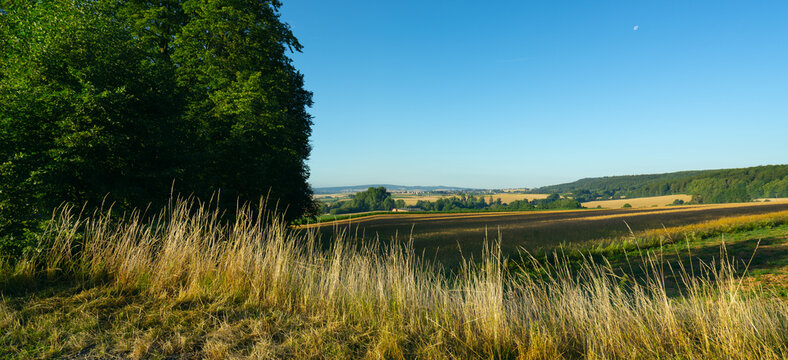 Felder Blick ins Marburger Land bei Am&ouml;neburg, Bauerbach