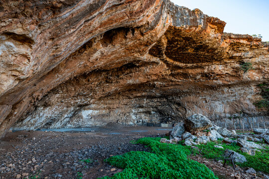 Haua Fteah cave shows signs of ancient human activity and discovery in Eastern Libya from 20000 years ago