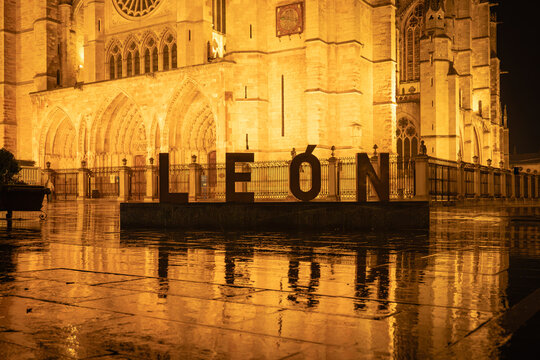 Dramatic night view of Leon Cathedral