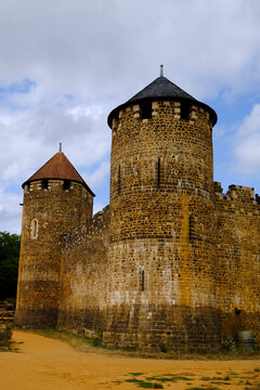 Construction of Guedelon Castle in Treigny showcases medieval building techniques and materials from the past centuries in France