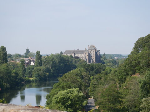 Sarthe-Abbaye de Solesmes-Vue depuis Juign&eacute; sur Sarthe