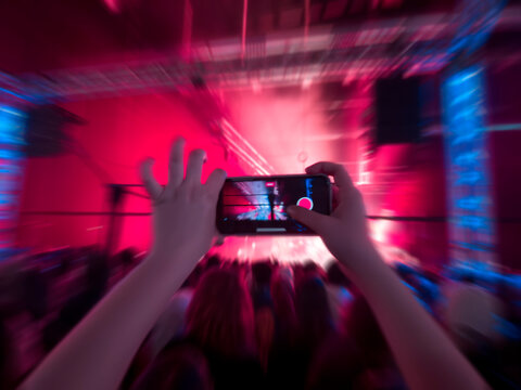 POV recording live concert with smartphone