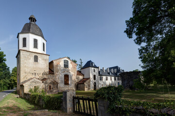 Fototapeta premium Abbaye de l'Escaladieu à Bonnemazon dans le département des Hautes-Pyrénées en région Occitanie