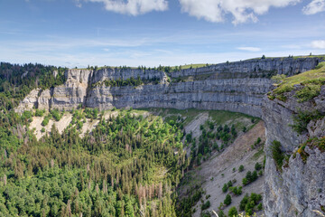 Fototapeta premium Le cirque du Creux du Van sur la commune de La Grande Béroche en Suisse
