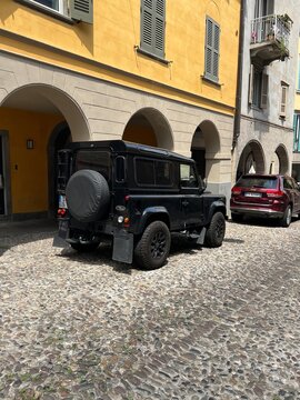 Bergamo, Italy
June 3, 2026
Black Defender 90