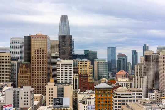 San Francisco skyline with Salesforce Tower and downtown skyscrapers