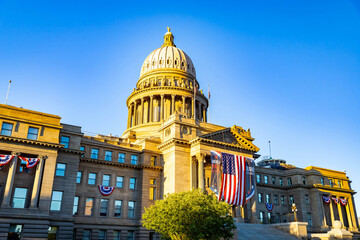Fototapeta premium Idaho State Capitol Glows at Golden Sunset