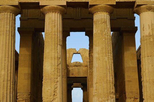 Evening light, detail, Four Pillars, chapter, Concordia Temple, Valley of the Temples, valle dei templi, Agrigento, Sicily, Italy