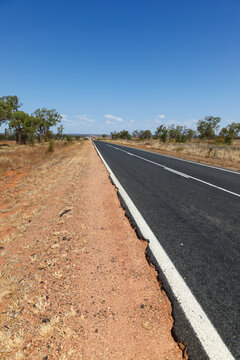 Central Queensland Highway - Empty road in the Queensland outback