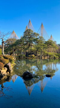 Stepping Stones Across a Stream in Kenrokuen Garden
兼六園、庭園、庭、日本、石川