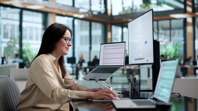 Customer Support Agent Using AI Chatbot Platform