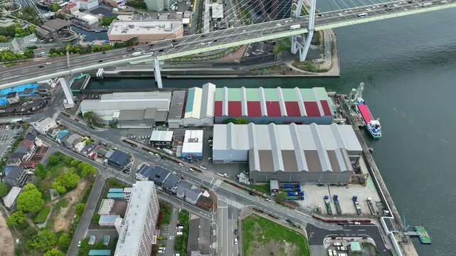 工場の風景のドローン空撮。産業, 社会, ものづくり, 製造業, 交通, 道路, 物流