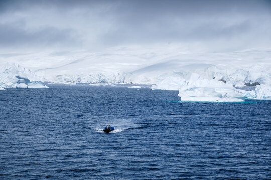 Antarctic Peninsula exploration zodiac and natural scenery of the Antarctic ice sheet