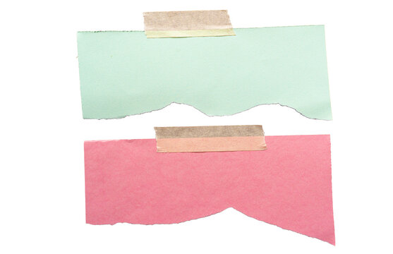 Conjunto de papeles rasgados azul y rosa sujetos con cinta adhesiva sobre fondo negro, plantillas minimalistas con espacio para texto