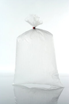 Mit Luft gef&uuml;llte durchsichtige Plastikt&uuml;te