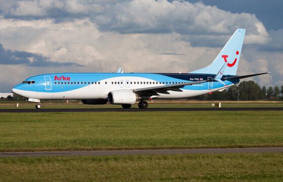 Arke Boeing 737-800 (PH-TFB) taking off from Amsterdam Schiphol Airport on August 15, 2014 in Amsterdam, Netherlands