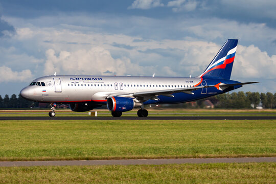Aeroflot Airbus A320 (VQ-BIW) taking off from Amsterdam Schiphol Airport on August 15, 2014 in Amsterdam, Netherlands