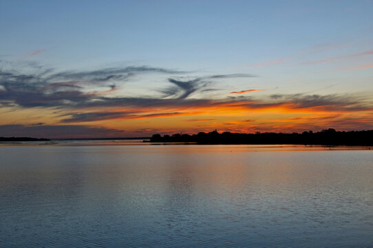 Por do sol represa
