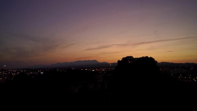Vista del atardecer desde la ciudad de elche alicante espa&ntilde;a