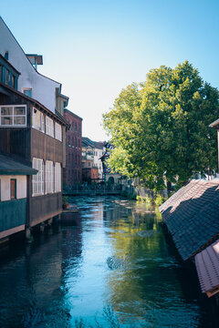 Idyllische Fachwerkh&auml;user am Wiesentkanal im historischen &bdquo;Klein-Venedig&ldquo; von Forchheim