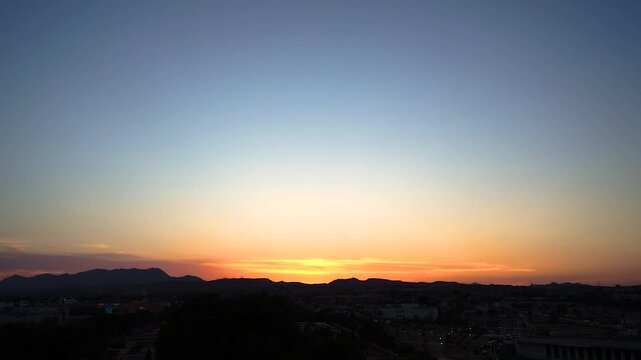 Vista del atardecer desde la ciudad de elche alicante espa&ntilde;a