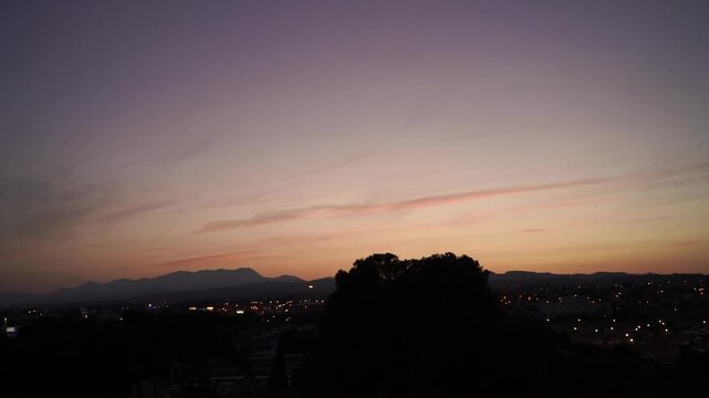 Vista del atardecer desde la ciudad de elche alicante espa&ntilde;a