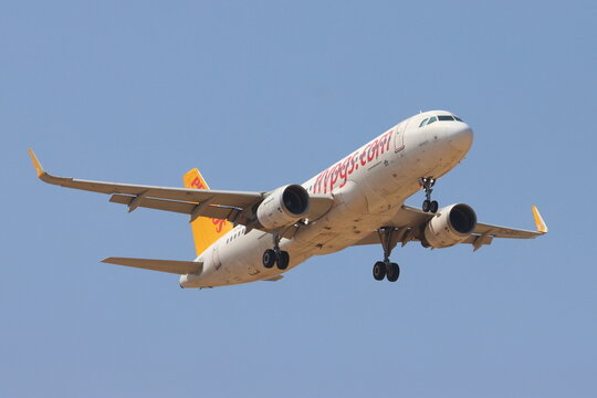 Pegasus Airlines, TC-DCI, Airbus A320, on final approach into London Stansted Airport, Essex, UK on 17th July 2026