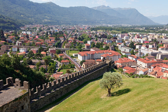 Southern view from Montebello Castle