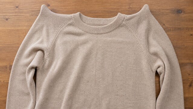 ニットのハンガー跡 肩先が尖ったセーターの直し方