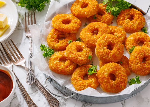Crunchy Monterey Jack Hoops And Tomato Dip