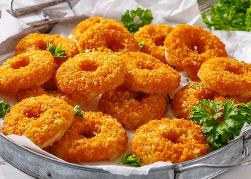 Crunchy Monterey Jack Hoops And Tomato Dip