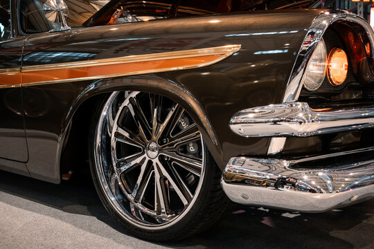 Front wheel of a custom 1957 Dodge Mayfair V10.
