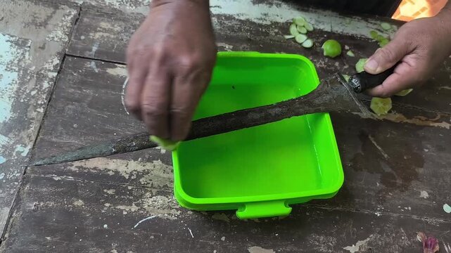 The process of cleaning a kris is known as jamasan. This tradition is usually done using lime juice to remove rust while also maintaining the quality of the heirloom metal.
