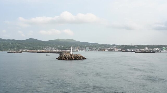 長崎港から出発するフェリー甲板からの風景
