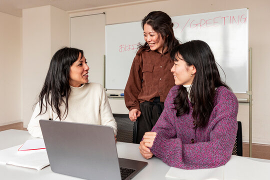 Adult Japanese lesson with tutor during language study session