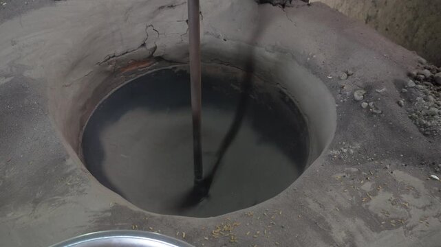 Traditional puffed rice making with artisan roasting process