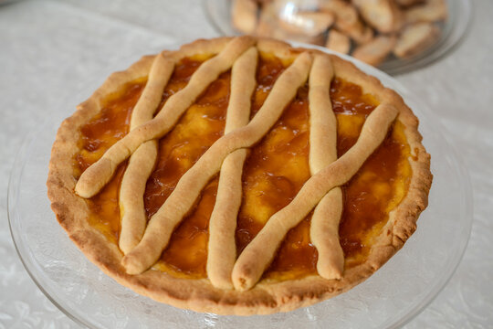 Tart with peach jam
