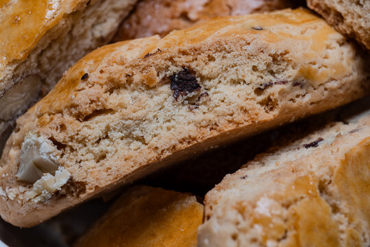 Tasty homemade almond tozzetti 2