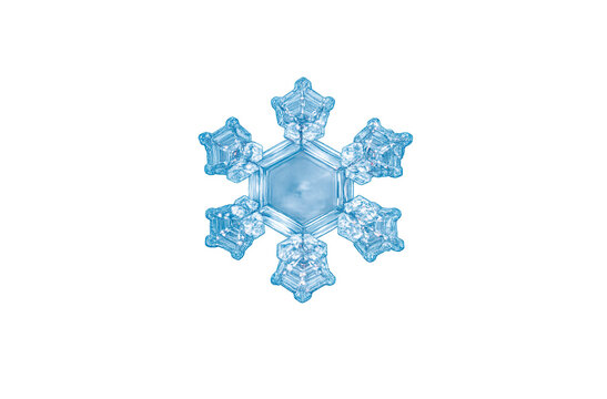 Real Sculpted Ice-Blue Flanged Hexagonal Snowflake Isolated Transparent PNG for Premium Winter Luxury Branding, Elegant Christmas Gala Invitations and High-End Seasonal Marketing Overlays