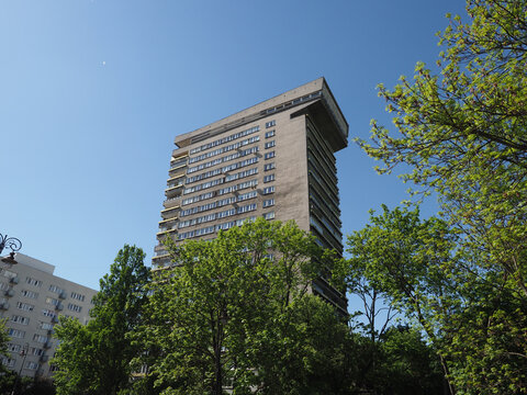 Smolna 8 Mlotek block of flats in Warsaw