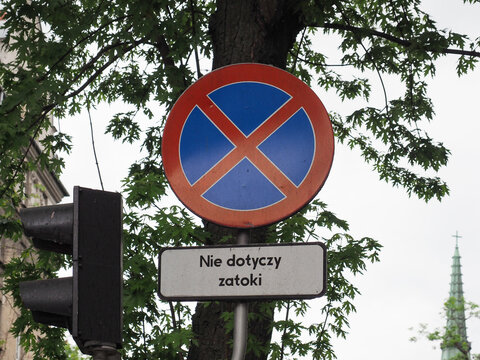 no parking and no stopping sign in Warsaw