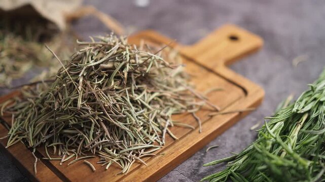Preparing dried rosemary and fresh rosemary at home